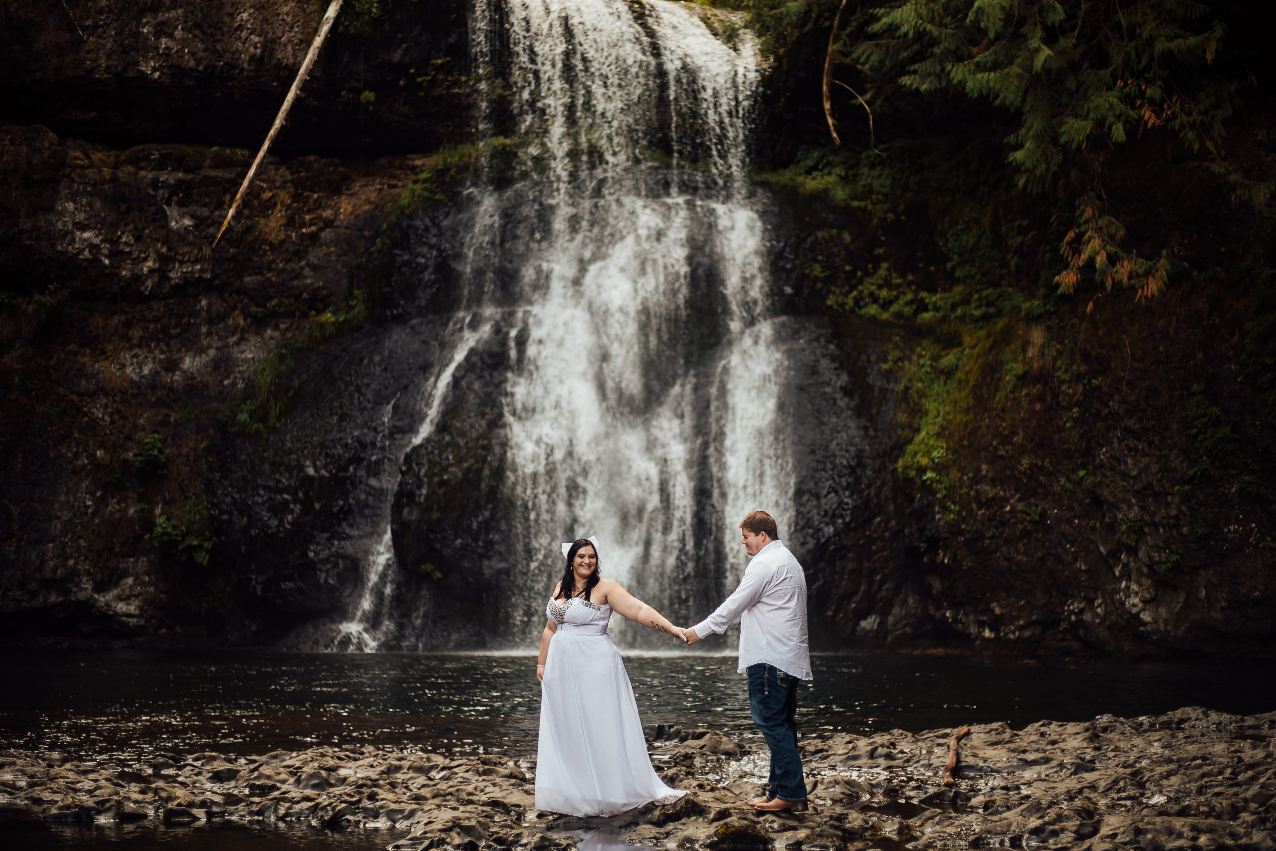 Outdoor Oregon Elopement | Waterfall Ceremony